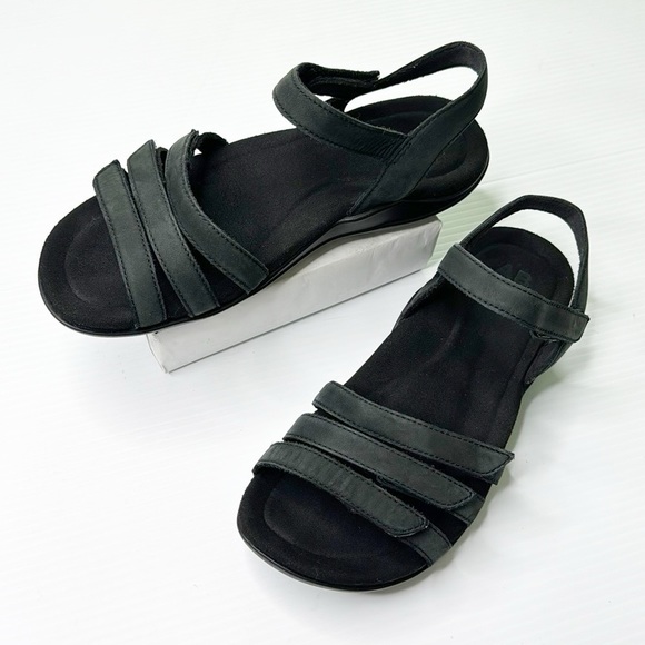 ABEO Breezy Black Leather Adjustable Sandals (6.5) - Picture 1 of 8